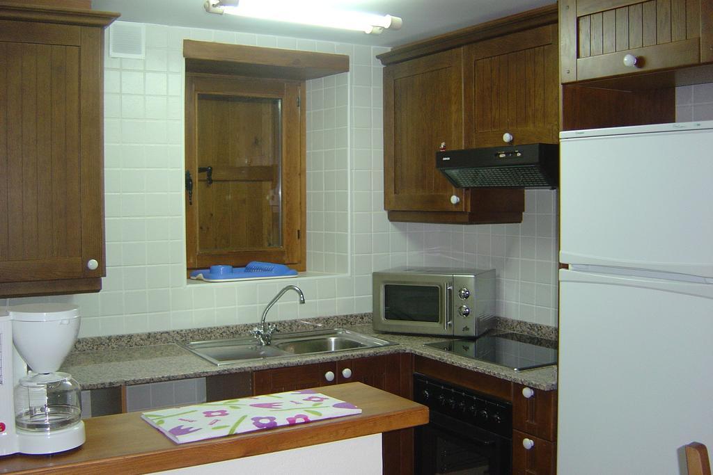 Apartmentsuitespain Baqueira Jardin エステリ・ダネウ 部屋 写真