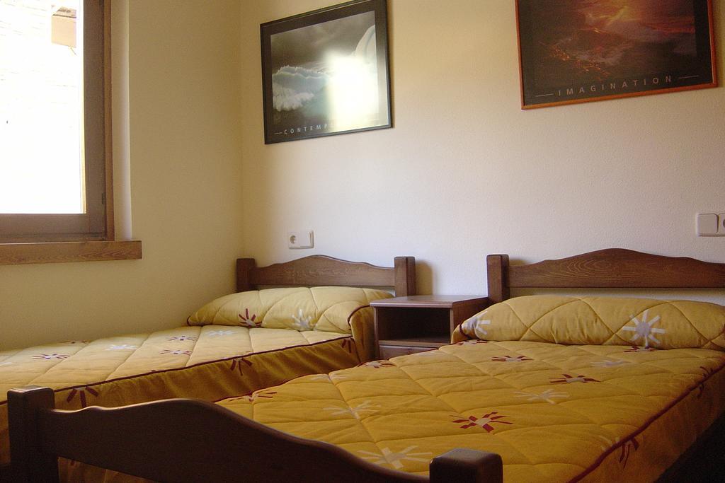 Apartmentsuitespain Baqueira Jardin エステリ・ダネウ 部屋 写真
